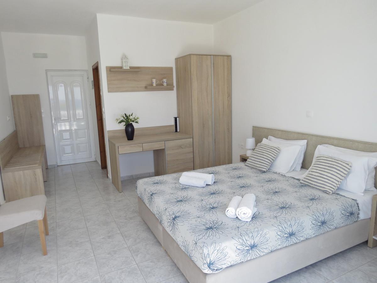 Loukas Beach Rooms Kiotari Exterior foto