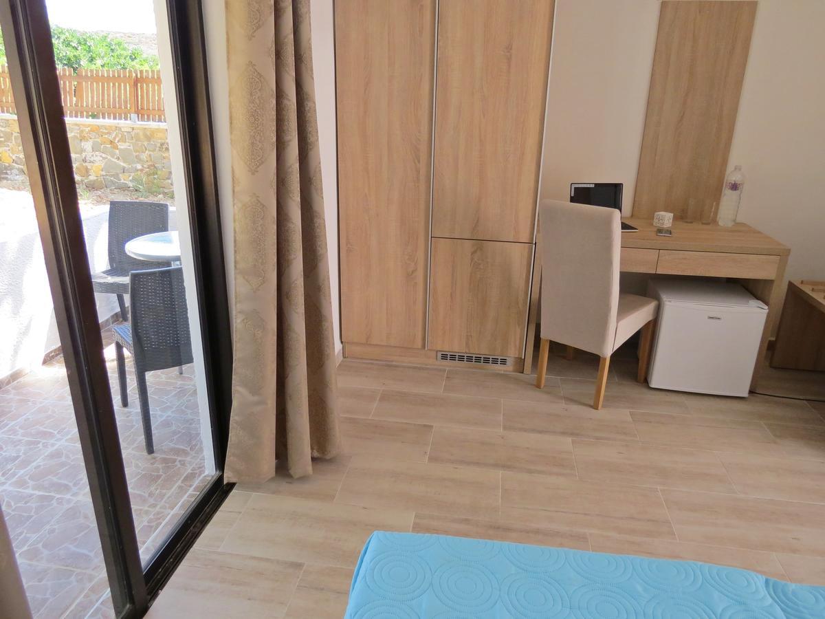 Loukas Beach Rooms Kiotari Exterior foto