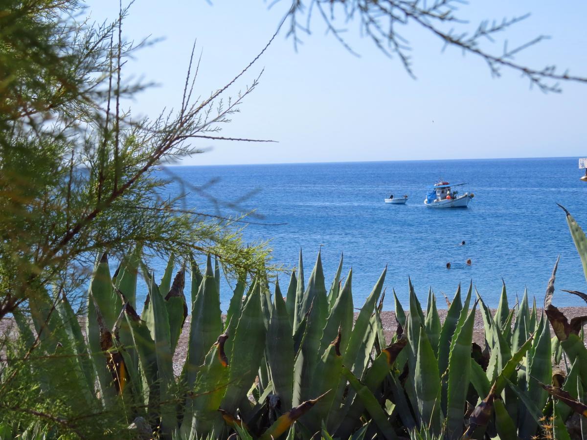 Loukas Beach Rooms Kiotari Exterior foto