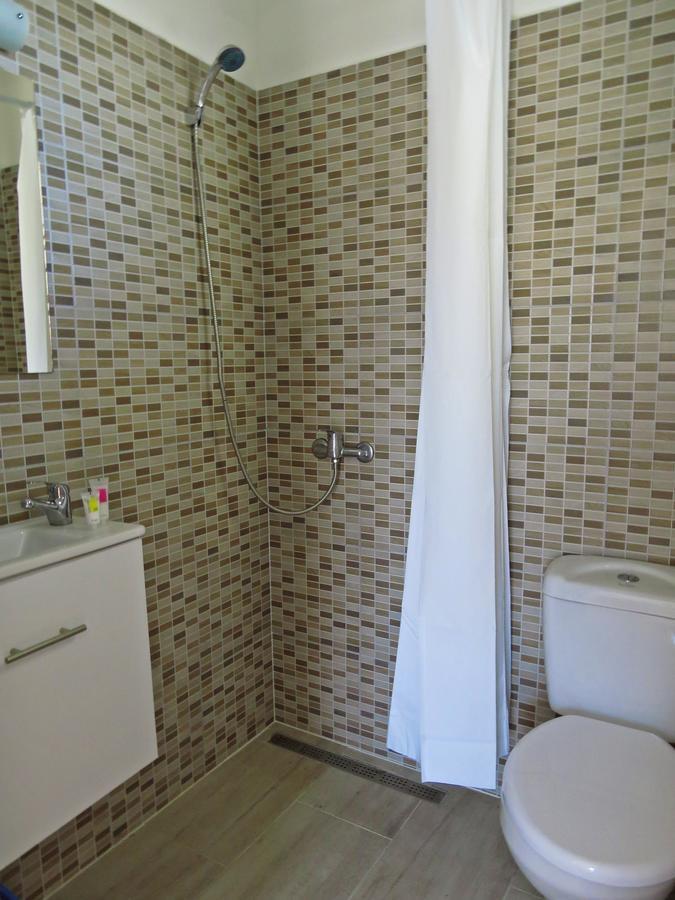 Loukas Beach Rooms Kiotari Exterior foto